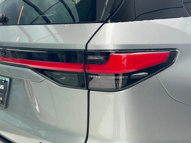New 2026 Lexus TX 500h AWD w/ Technology Package image 8