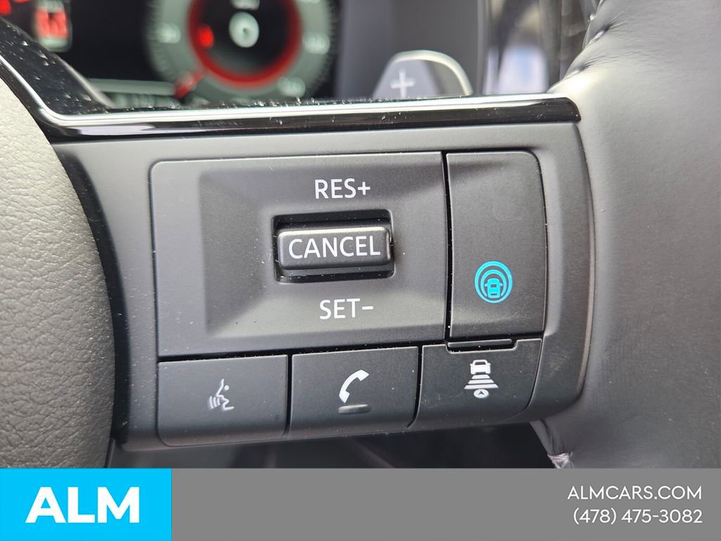 Used 2025 Nissan Pathfinder Platinum FWD image 23