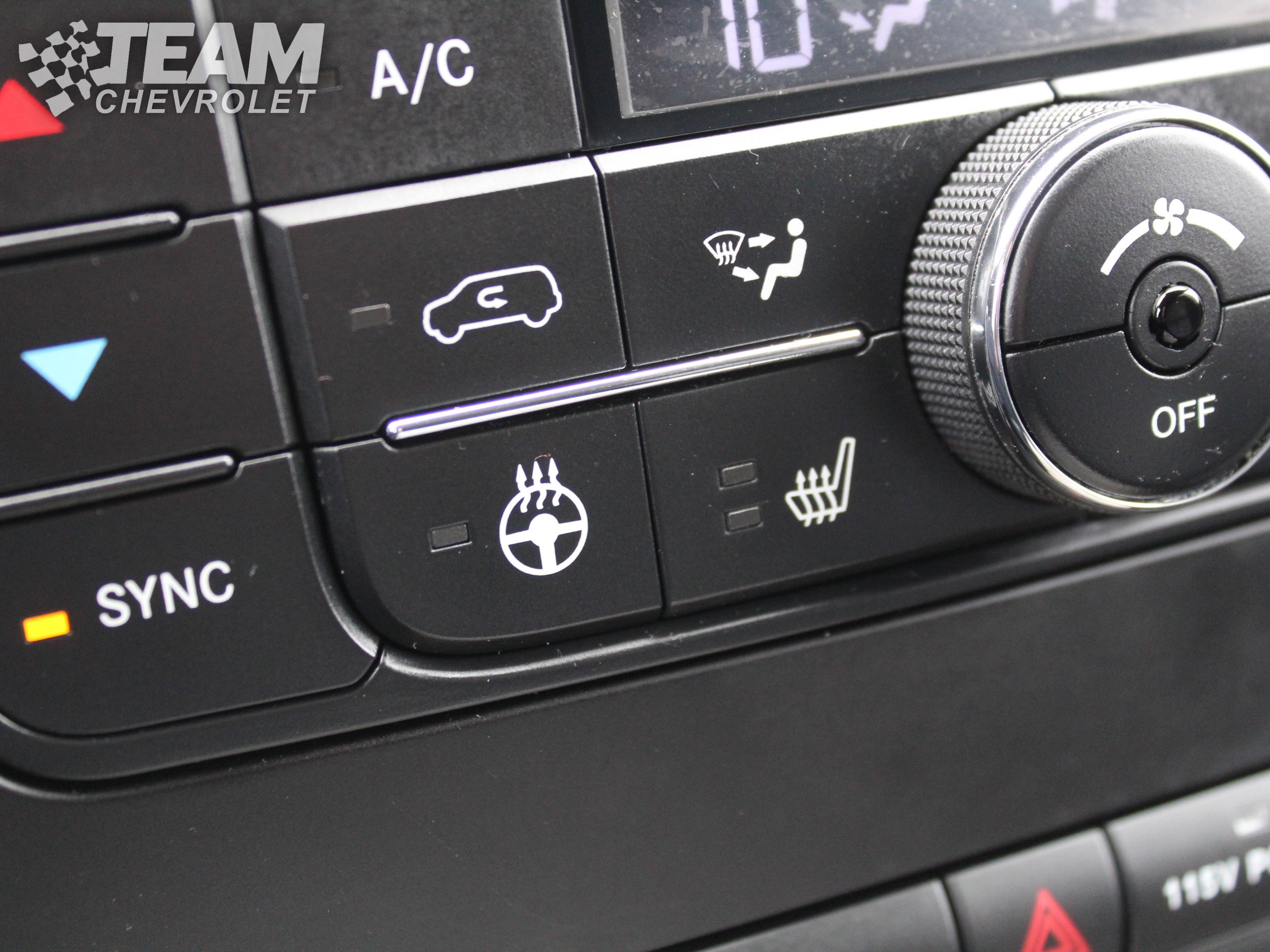 Used 2015 Chrysler Town & Country Touring-L w/ Driver Convenience Group image 17