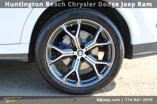 Used 2022 BMW X6 xDrive40i w/ M Sport Package image 8