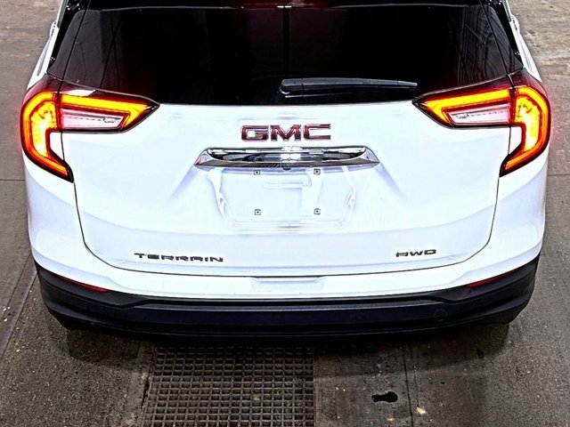 Used 2024 GMC Terrain SLE image 14