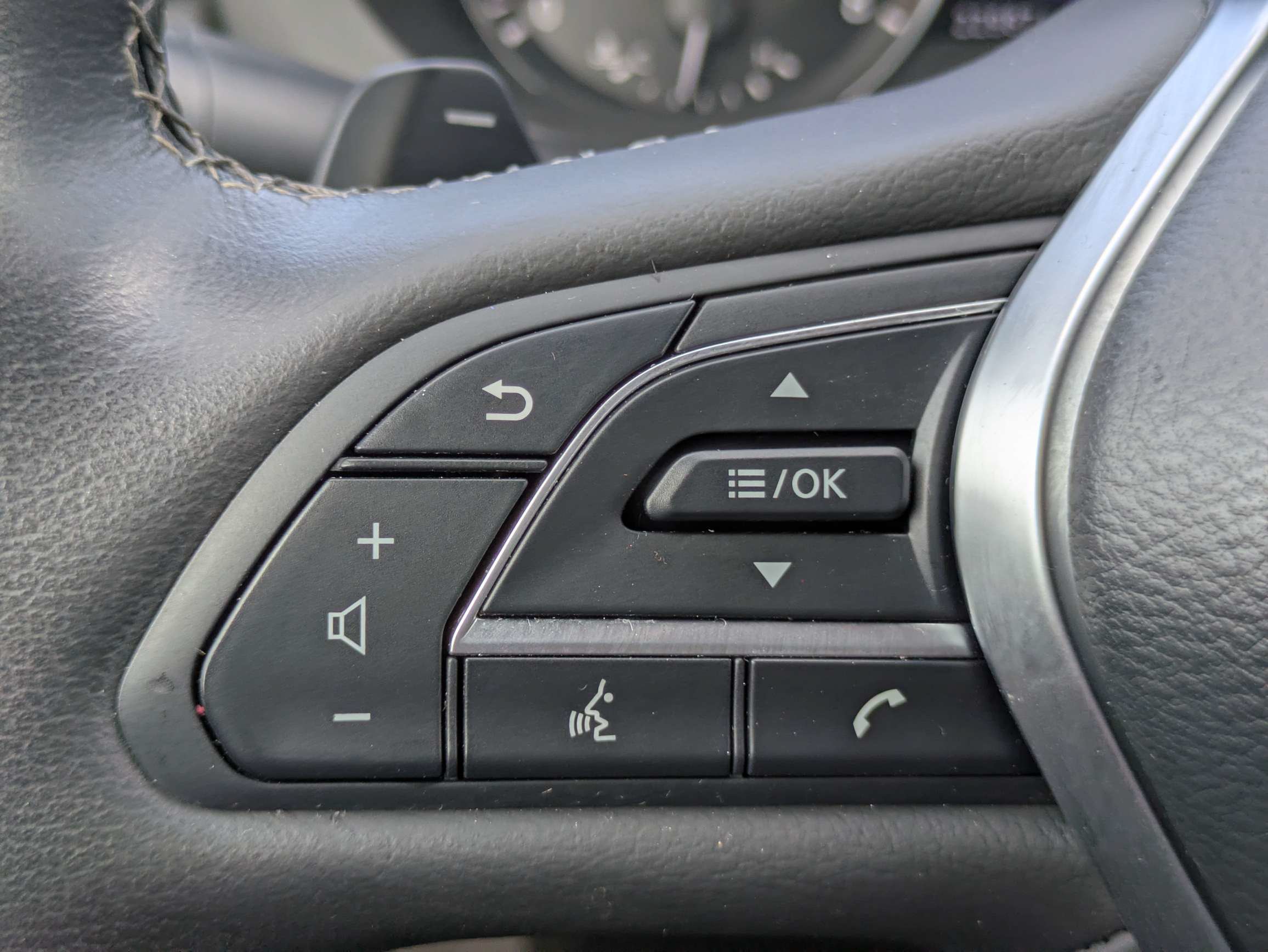 Used 2023 INFINITI QX50 Sport AWD/4WD image 16
