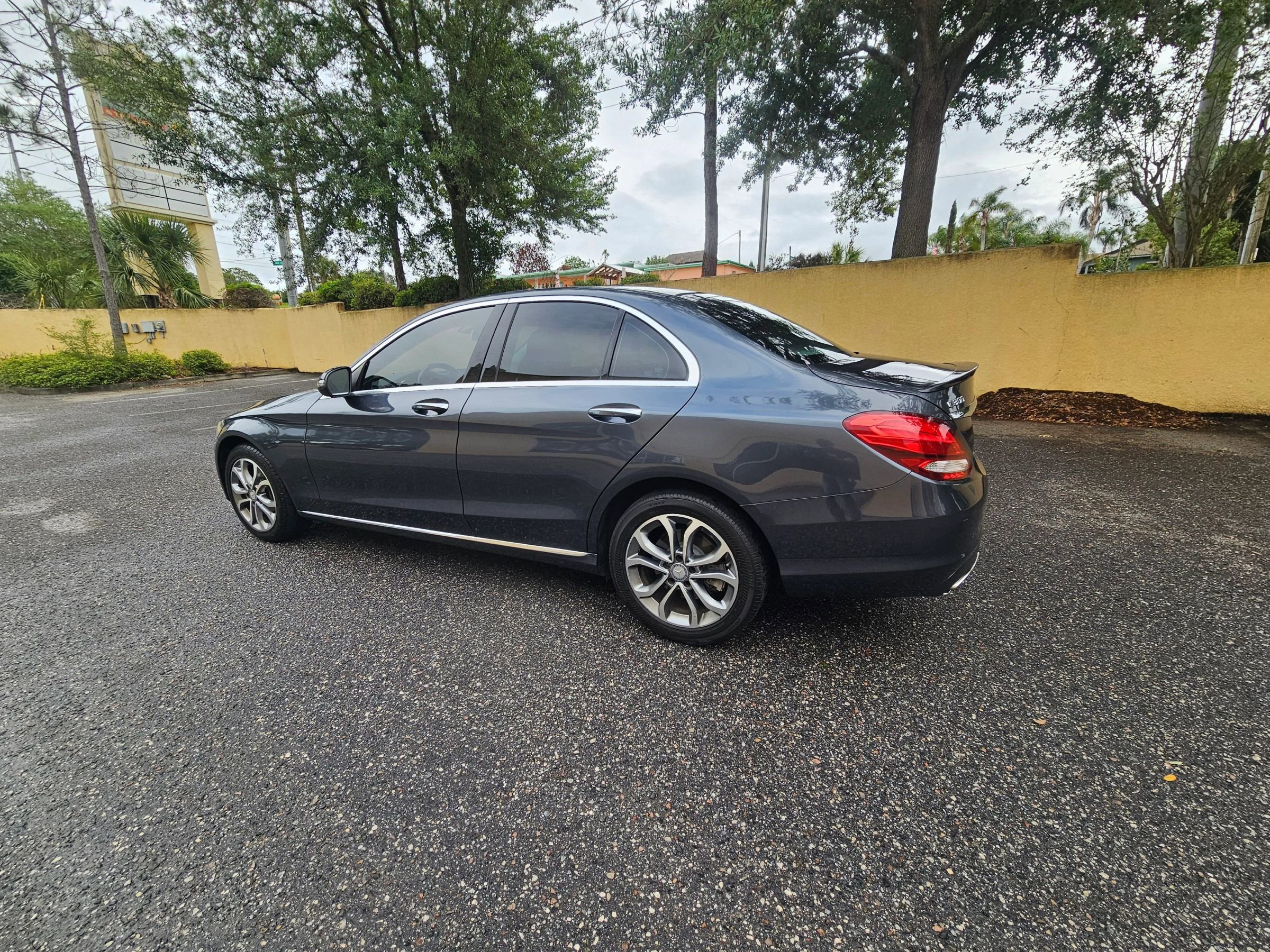 Used 2016 Mercedes-Benz C 300 4MATIC Sedan image 10