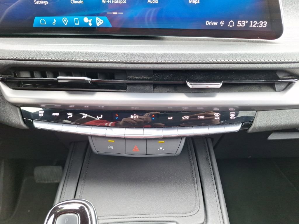 Used 2024 Cadillac XT4 Premium Luxury image 11