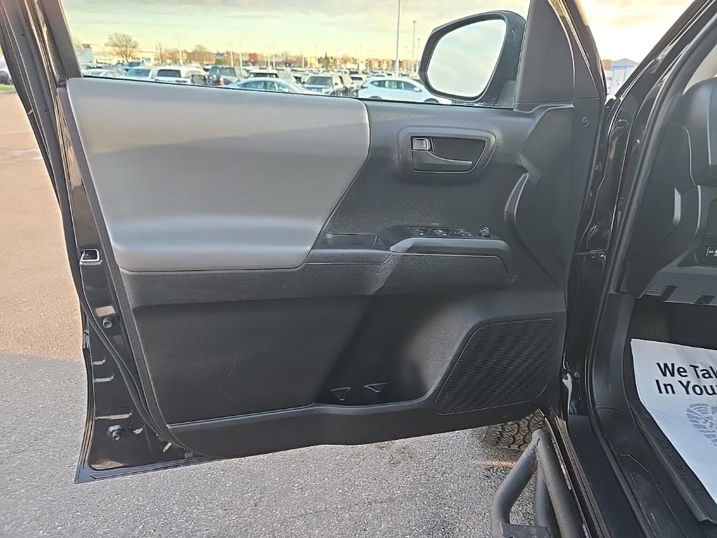 Used 2022 Toyota Tacoma SR image 22