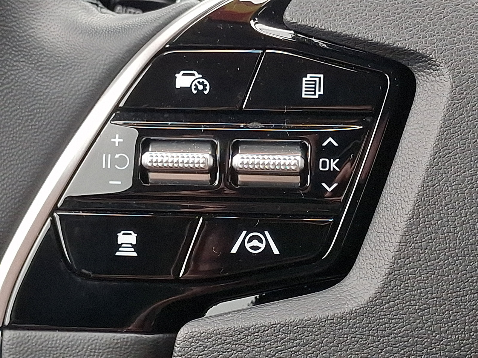 Used 2023 Kia Niro EX FWD image 21