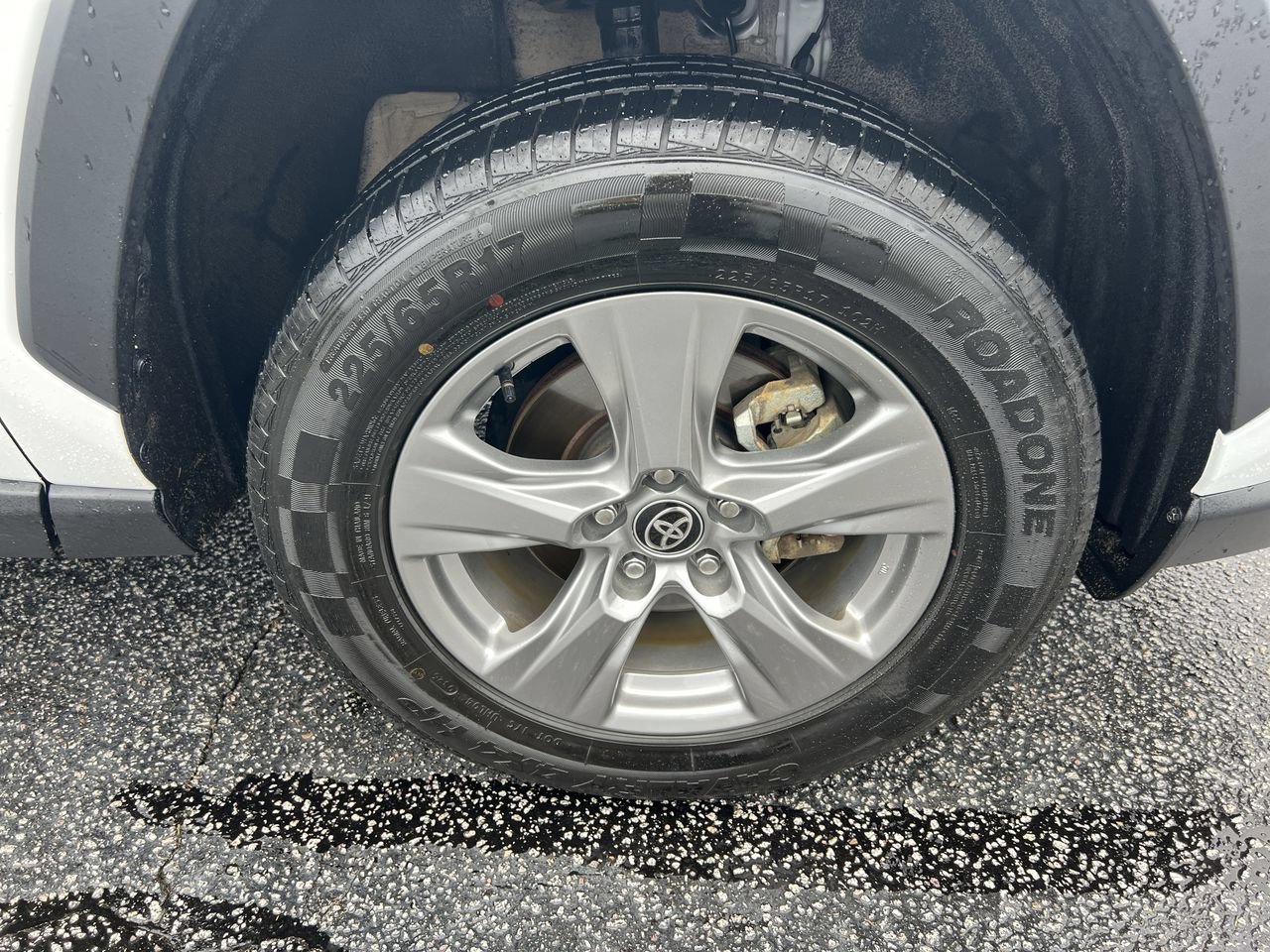 Used 2025 Toyota RAV4 XLE AWD/4WD image 13
