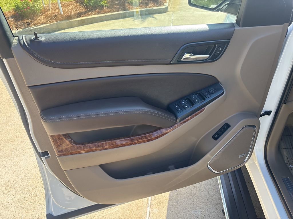 Used 2018 Chevrolet Suburban Premier image 28