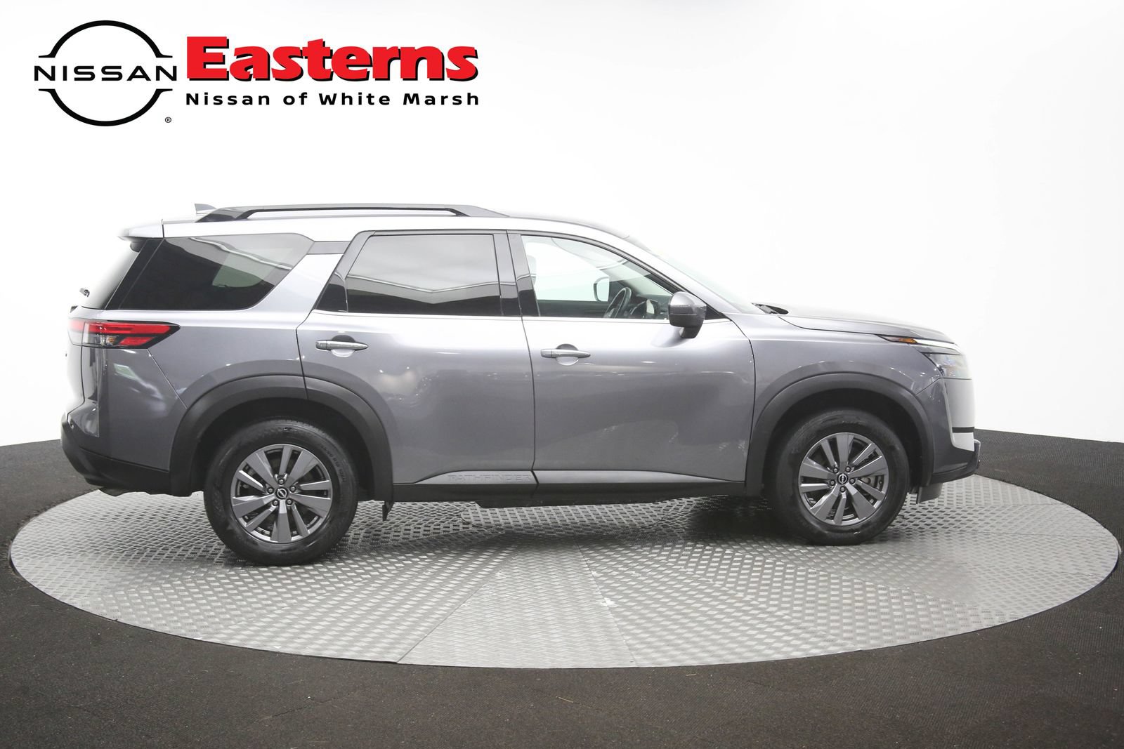 Used 2025 Nissan Pathfinder SV FWD image 45