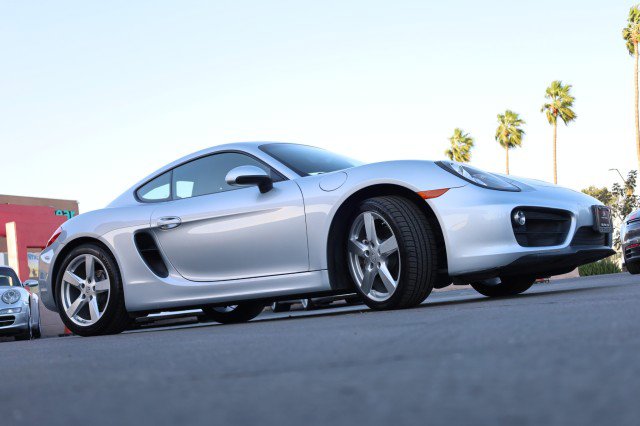 Used 2016 Porsche Cayman image 12