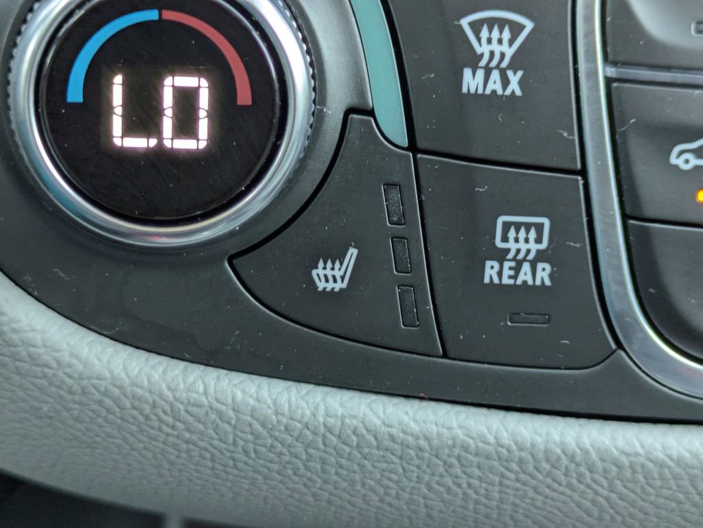 Used 2024 Chevrolet Equinox LT FWD image 23