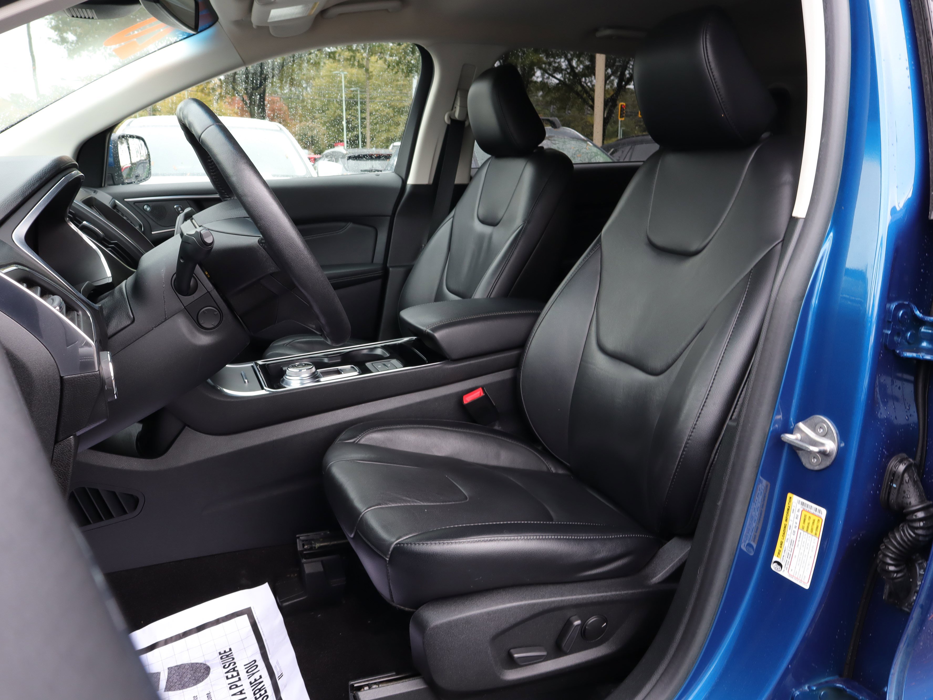 Used 2020 Ford Edge Titanium image 7