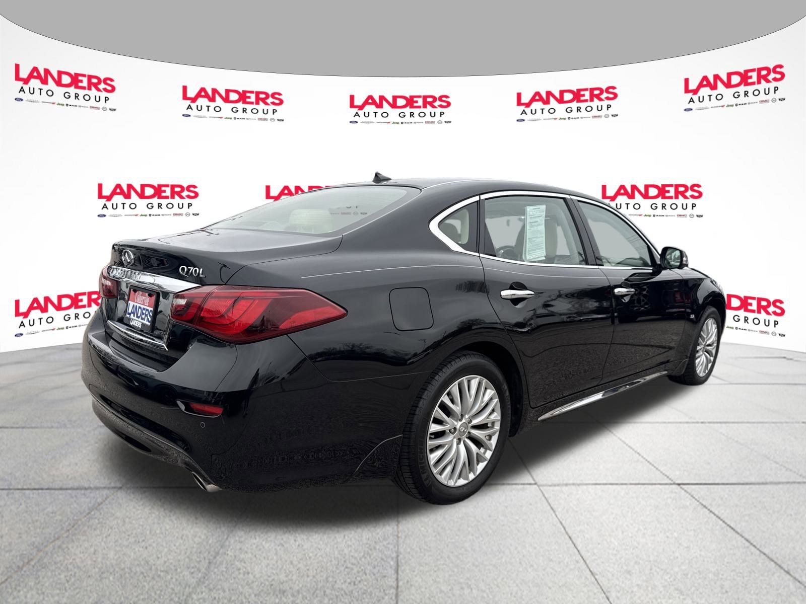 Used 2019 INFINITI Q70 L 3.7 image 3