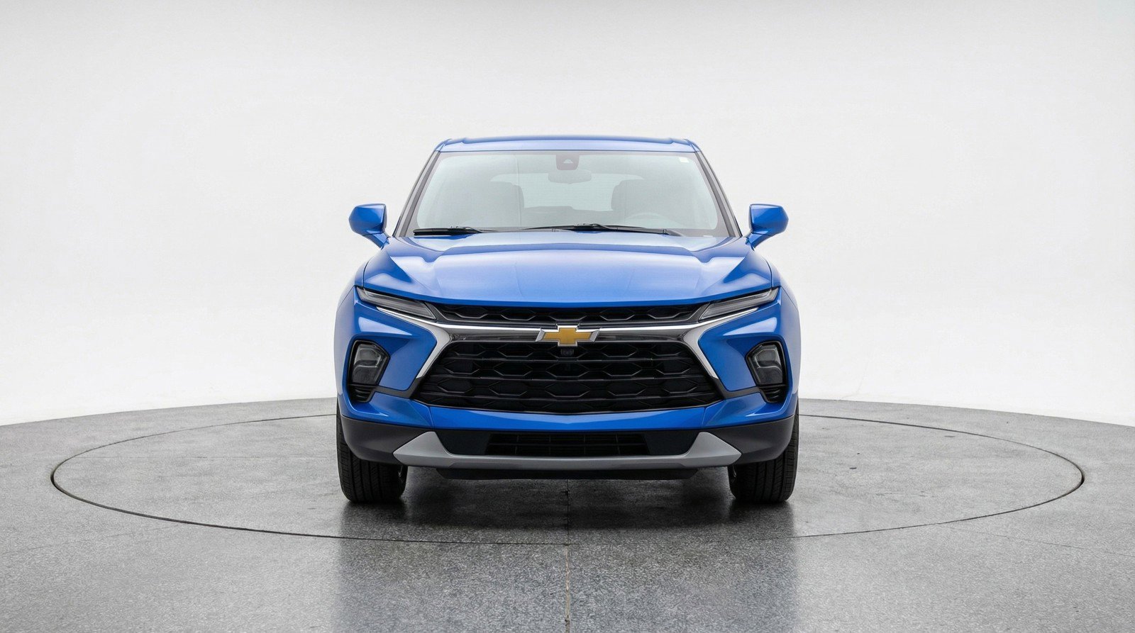 Used 2025 Chevrolet Blazer LT image 2