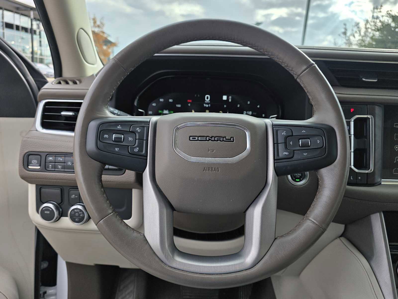 Used 2022 GMC Yukon XL Denali image 24