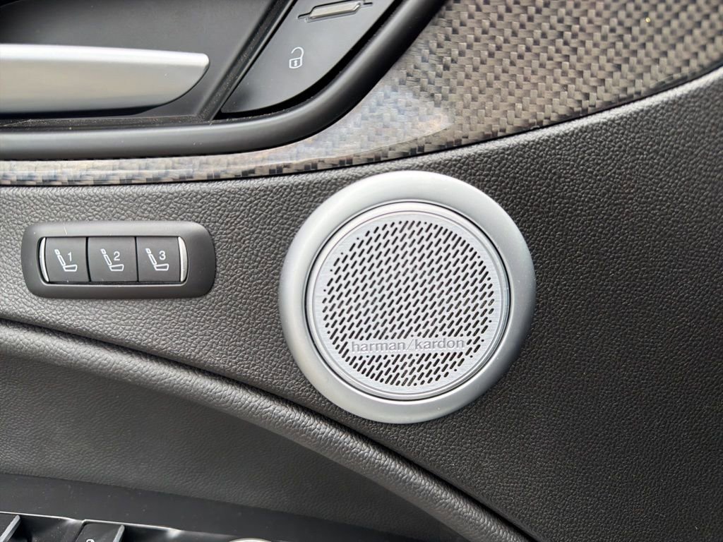 Used 2023 Alfa Romeo Stelvio Estrema AWD/4WD image 28