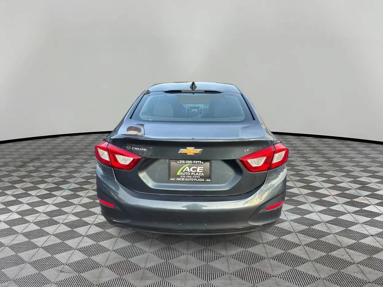 Used 2018 Chevrolet Cruze LT FWD image 6