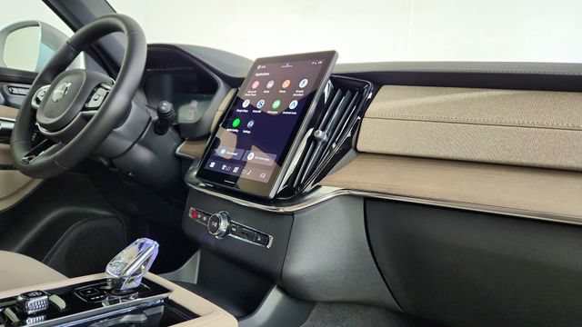 New 2026 Volvo XC90 B6 Plus w/ Protection Package Premier AWD/4WD image 37