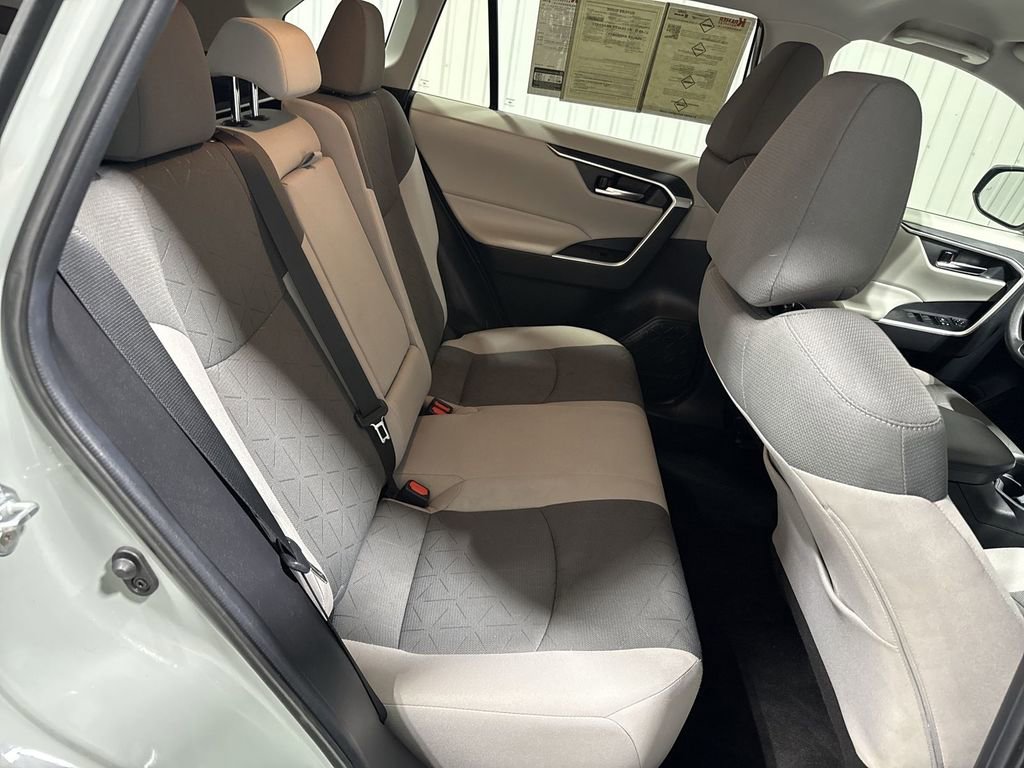 Used 2020 Toyota RAV4 XLE image 28