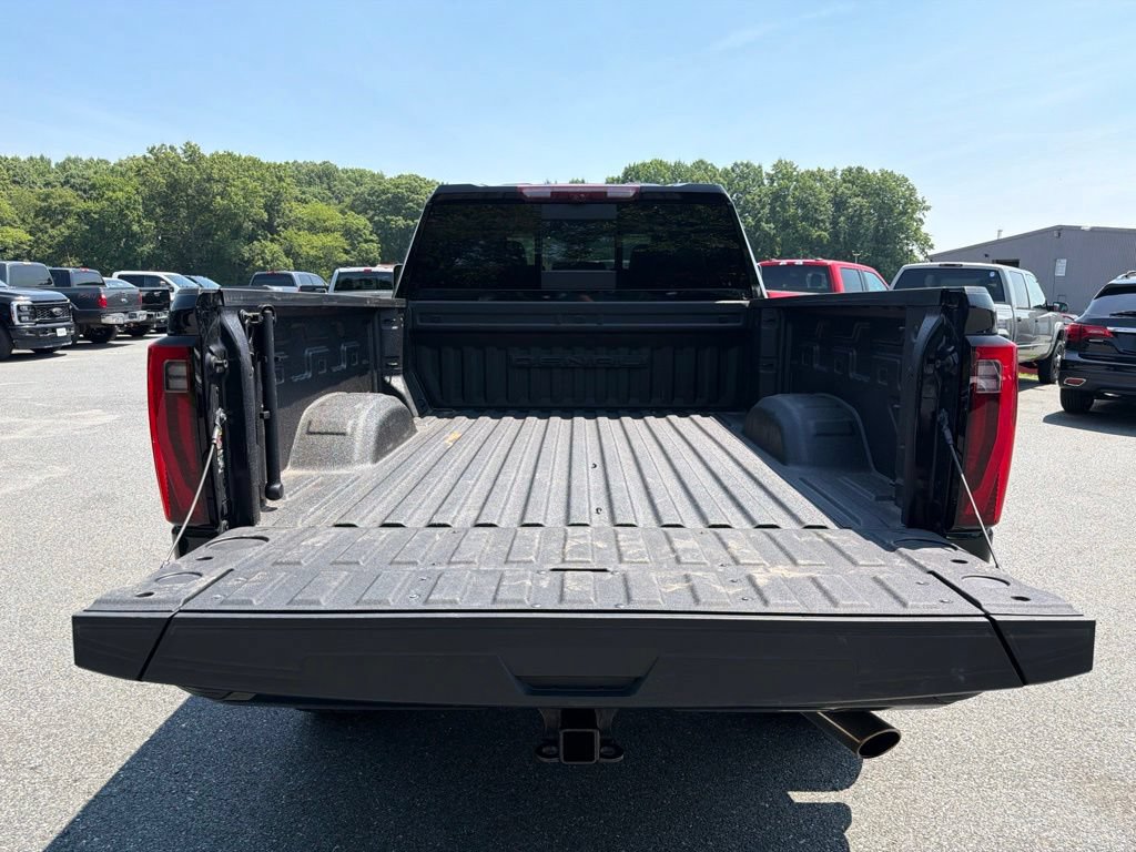 Used 2024 GMC Sierra 2500 Denali w/ Technology Package AWD/4WD image 6