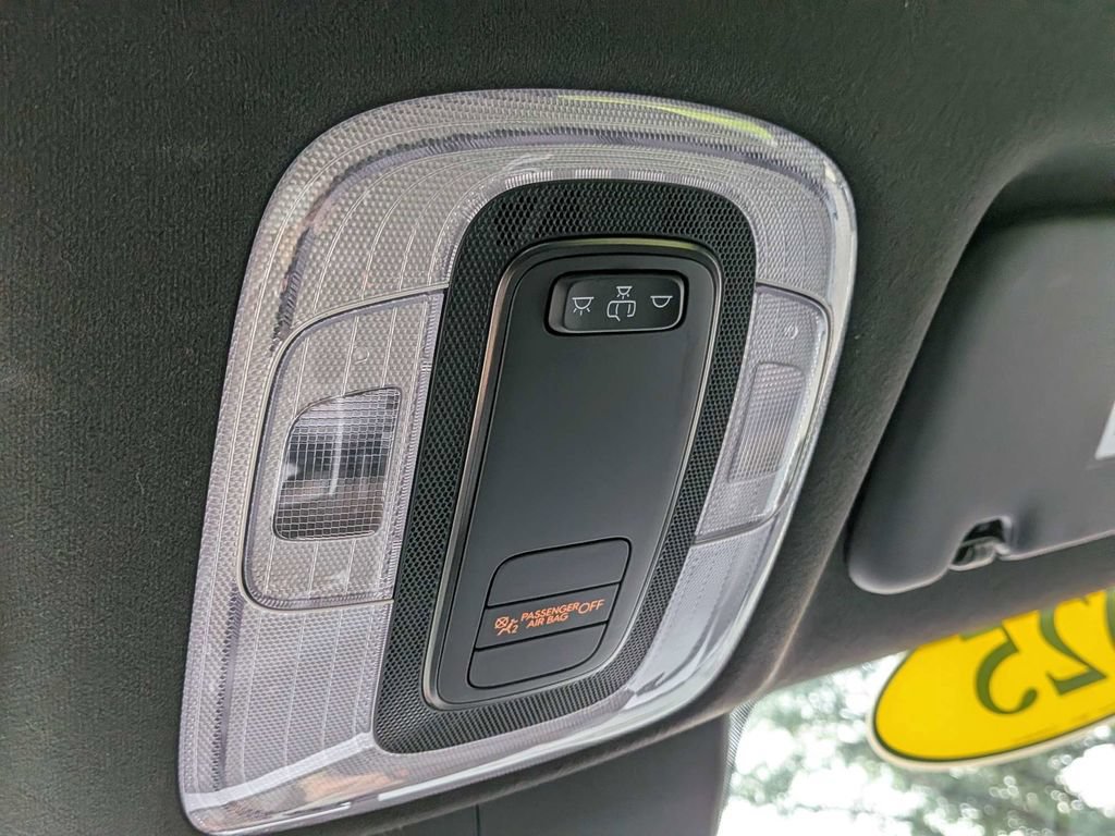 Used 2025 Hyundai Elantra Sport FWD image 19