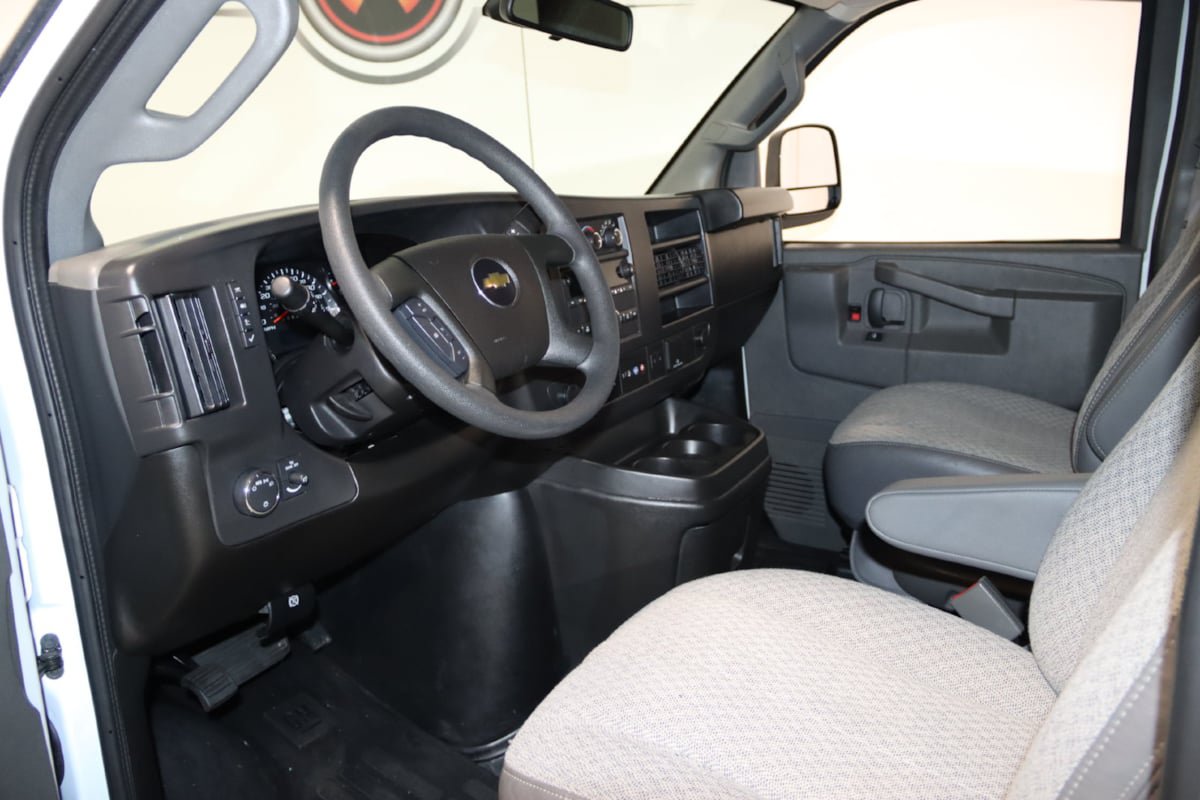 Used 2025 Chevrolet Express 3500 LT w/ LT Preferred Equipment Group RWD image 34