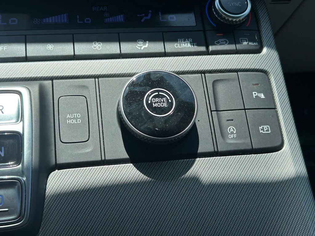 Used 2025 Hyundai Palisade SE FWD image 25
