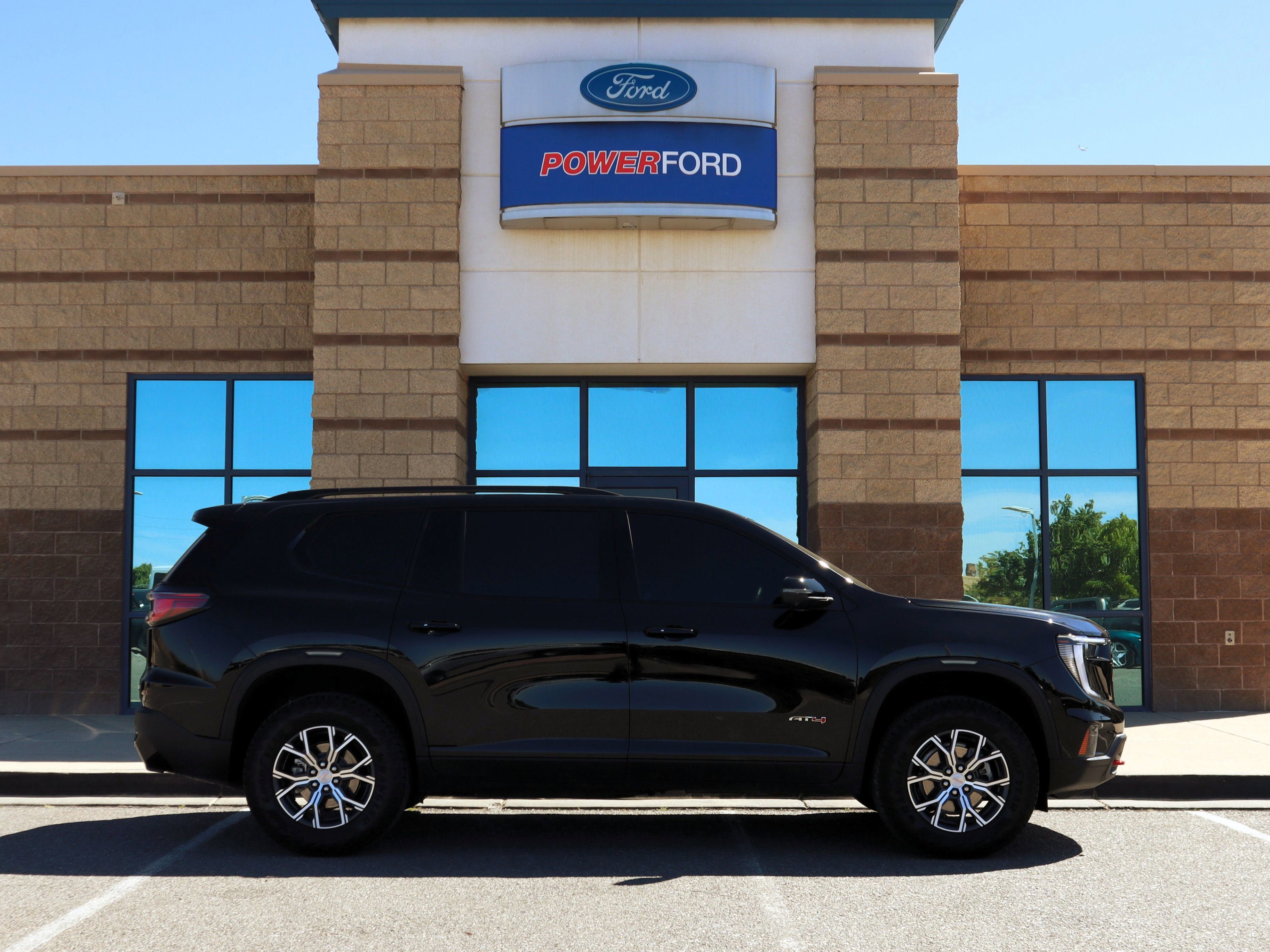 Used 2024 GMC Acadia AT4 w/ Luxury Package AWD/4WD image 5