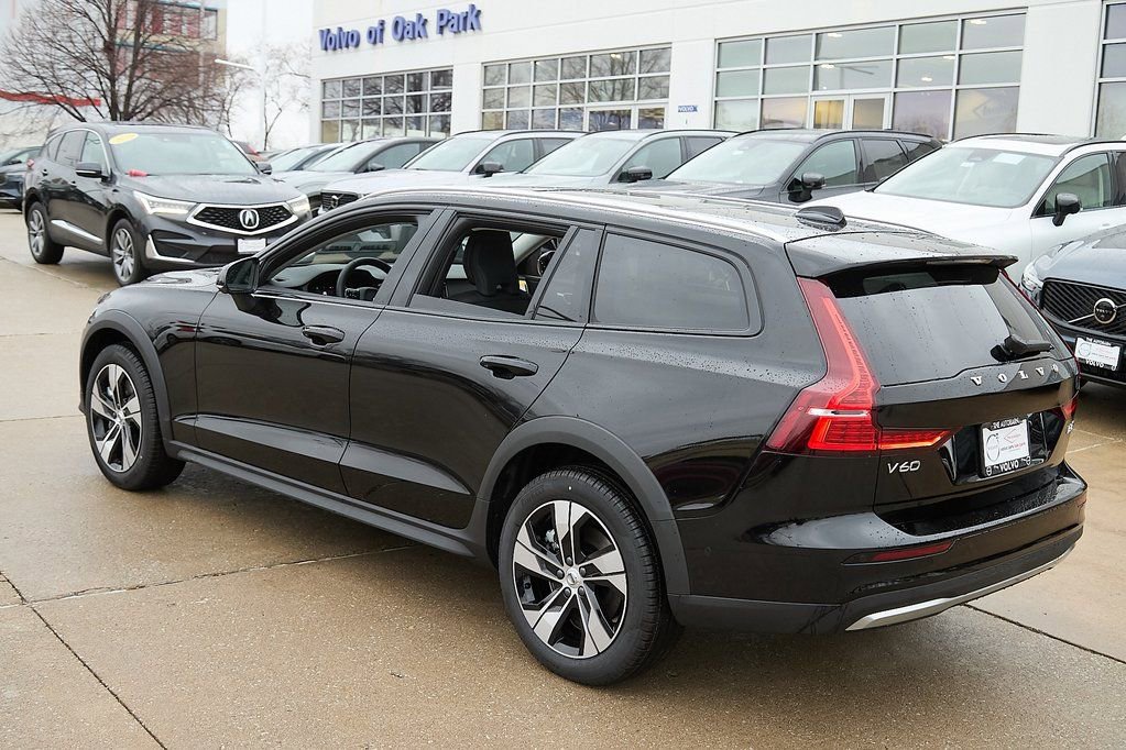 New 2026 Volvo V60 B5 Cross Country Plus w/ Climate Package image 7
