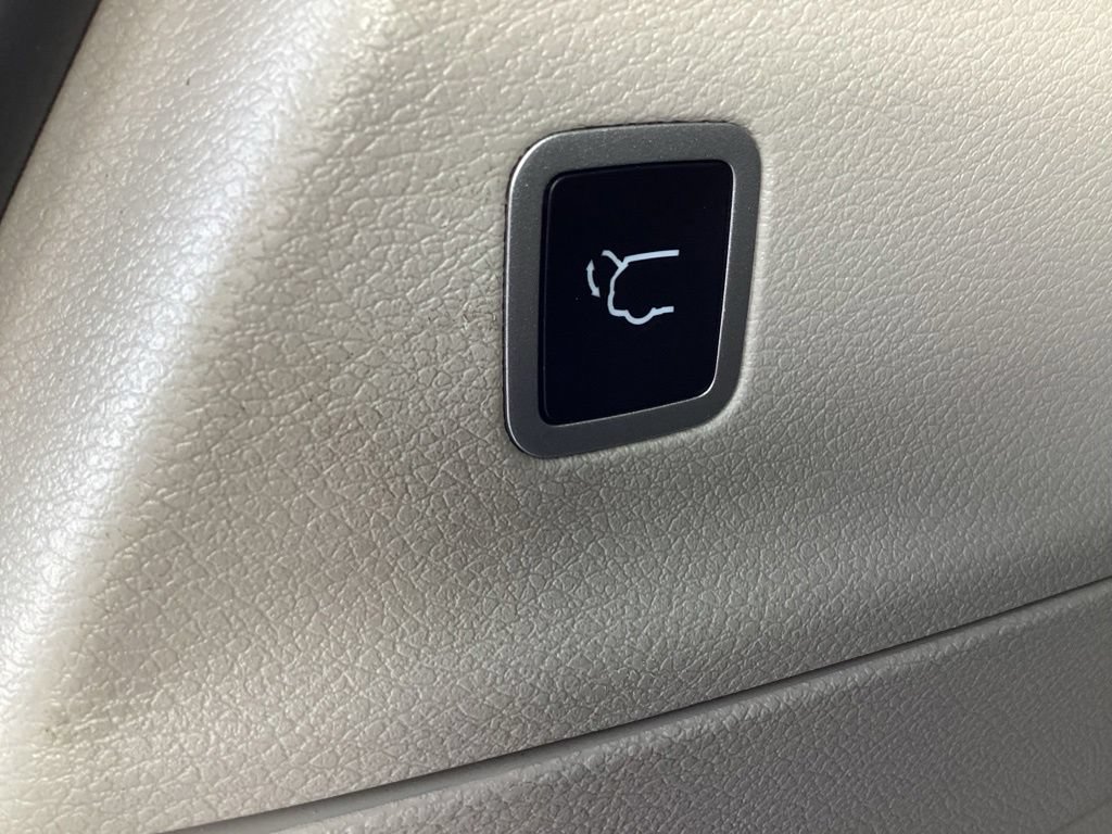 Used 2024 Chrysler Pacifica Touring-L FWD image 13