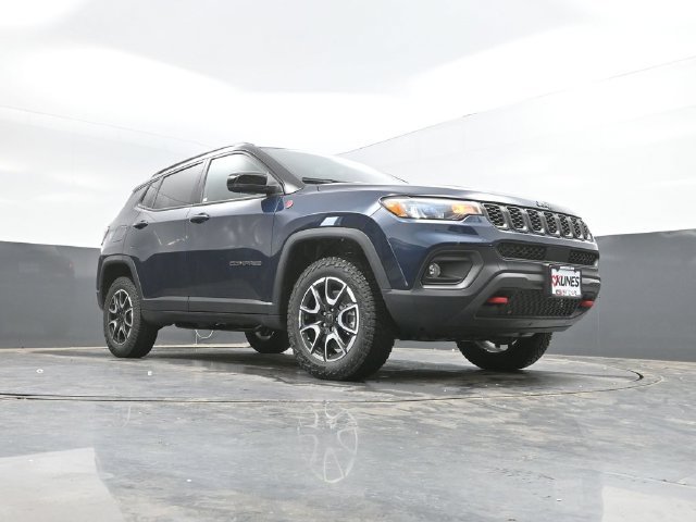 New 2026 Jeep Compass Trailhawk w/ Trailer Tow Group AWD/4WD image 43