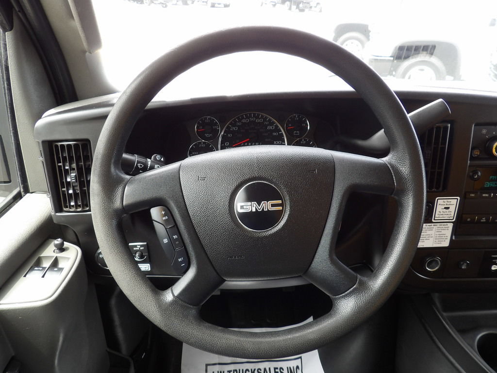 Used 2022 GMC Savana 3500 Extended w/ Power Convenience Package RWD image 20