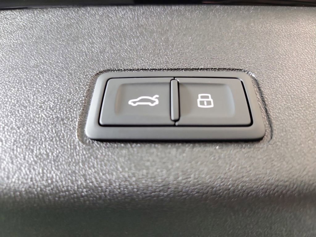 New 2026 Audi Q3 quattro 2.0T AWD/4WD image 10