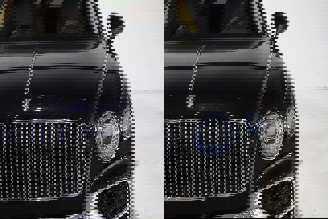 Used 2022 Bentley Flying Spur V8 image 27