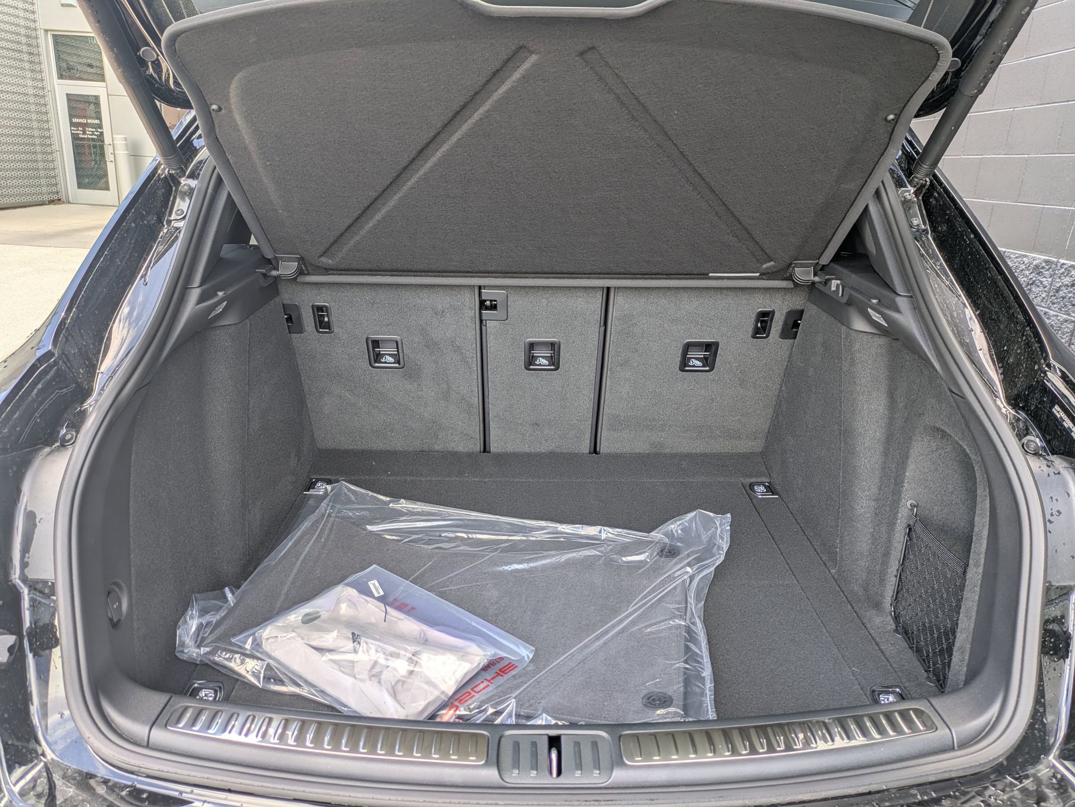 Certified 2025 Porsche Macan image 24