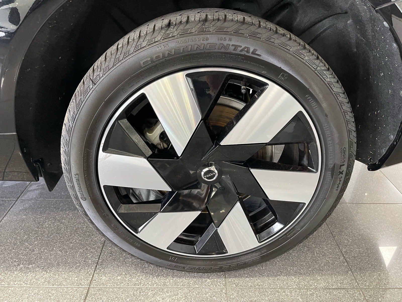Used 2024 Volvo XC60 T8 Plus AWD/4WD image 21