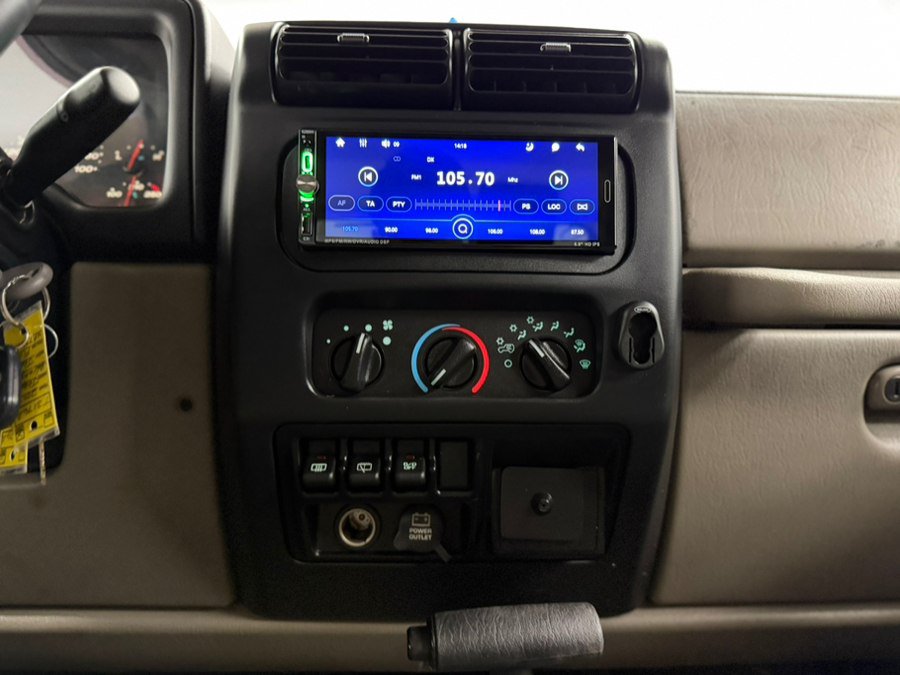 Used 2004 Jeep Wrangler Sahara w/ Dual Top Group AWD/4WD image 60