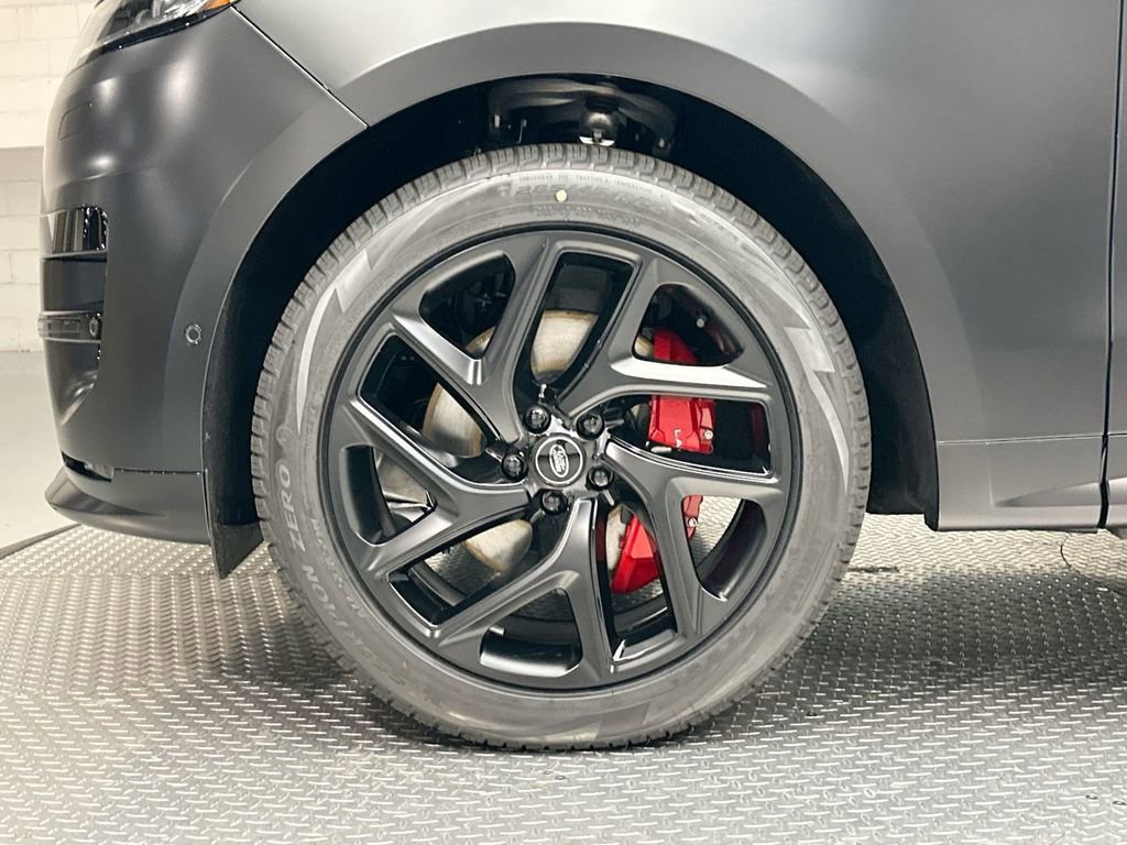 Used 2025 Land Rover Range Rover Sport Dynamic SE image 4