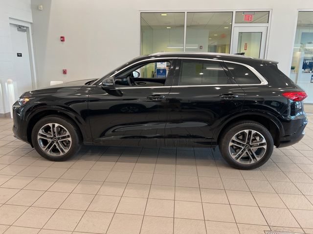 Used 2025 Audi Q5 Premium w/ Convenience Package AWD/4WD image 4