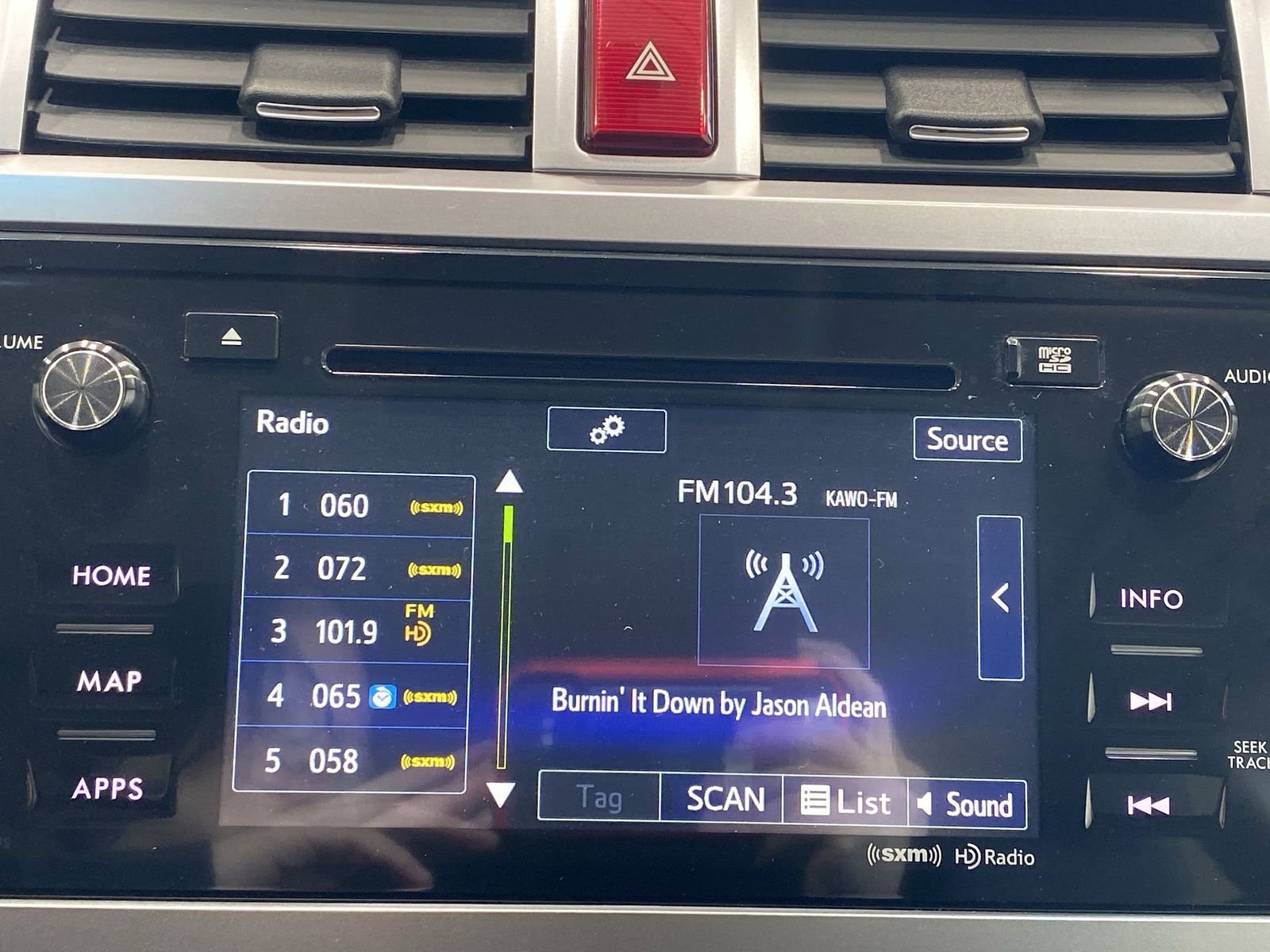 Used 2017 Subaru Outback 2.5i Limited AWD/4WD image 16