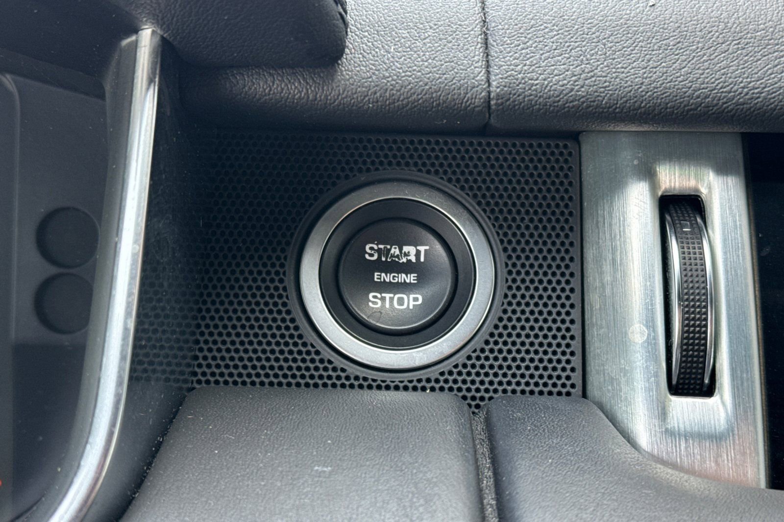Used 2017 Land Rover Range Rover Supercharged AWD/4WD image 26