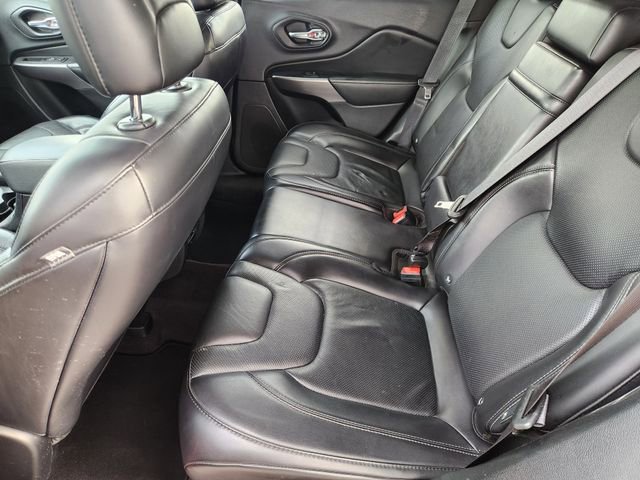 Used 2019 Jeep Cherokee Limited image 28