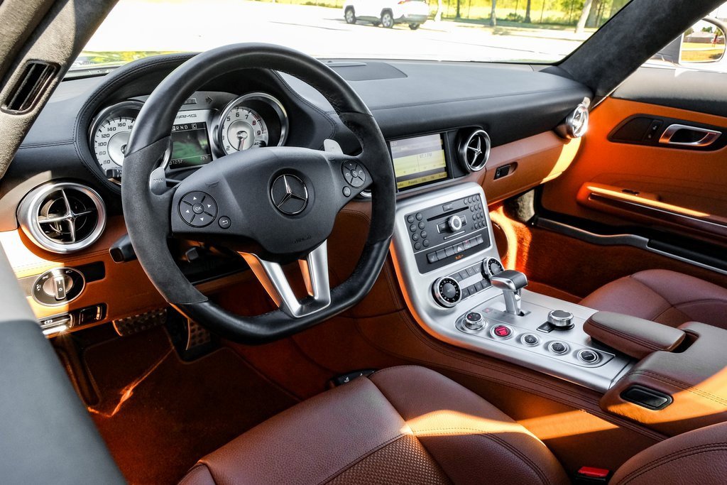 Used 2011 Mercedes-Benz SLS AMG Coupe image 5