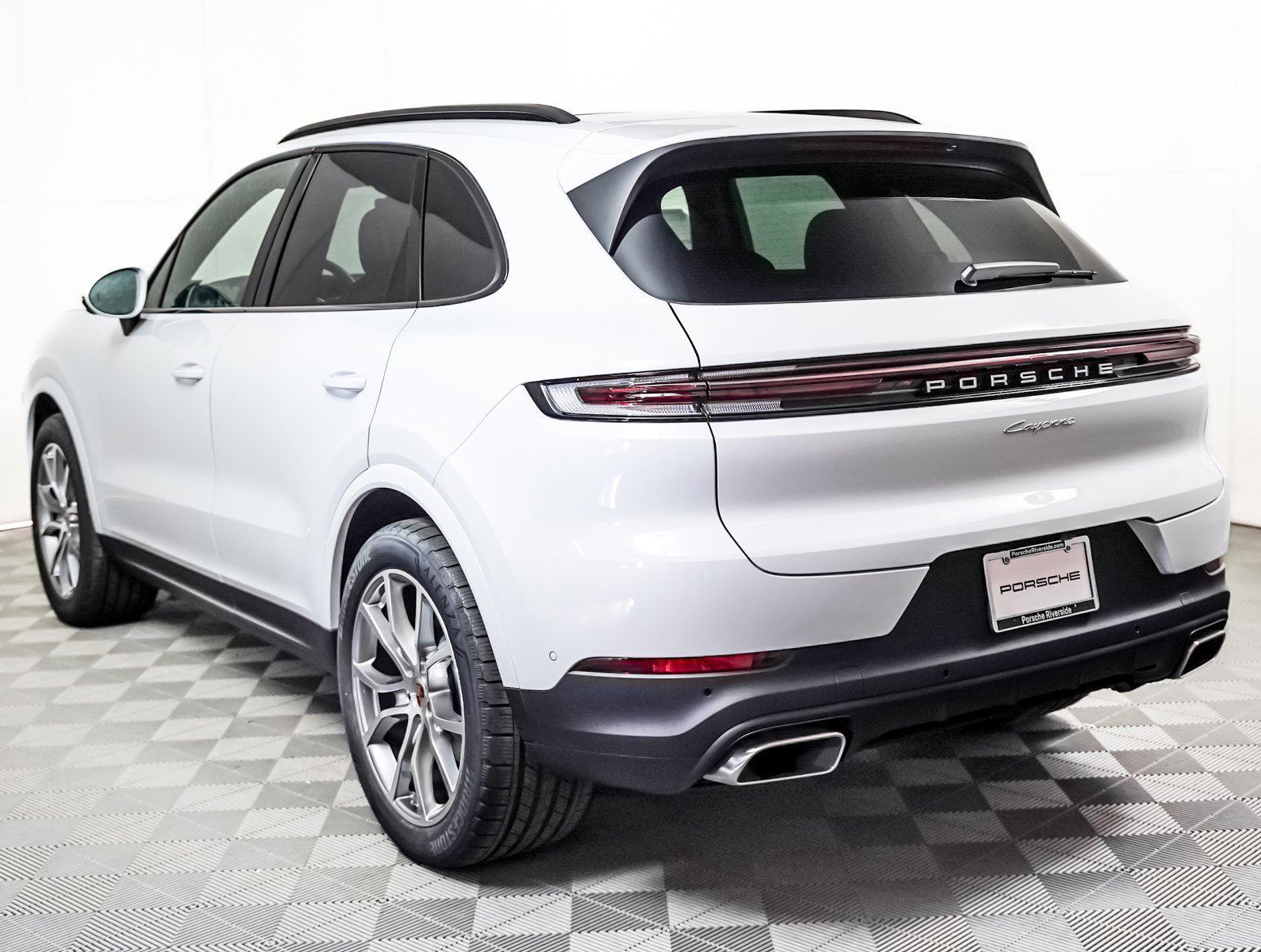 New 2026 Porsche Cayenne image 3