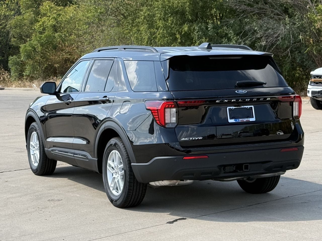 New 2026 Ford Explorer Active RWD image 5