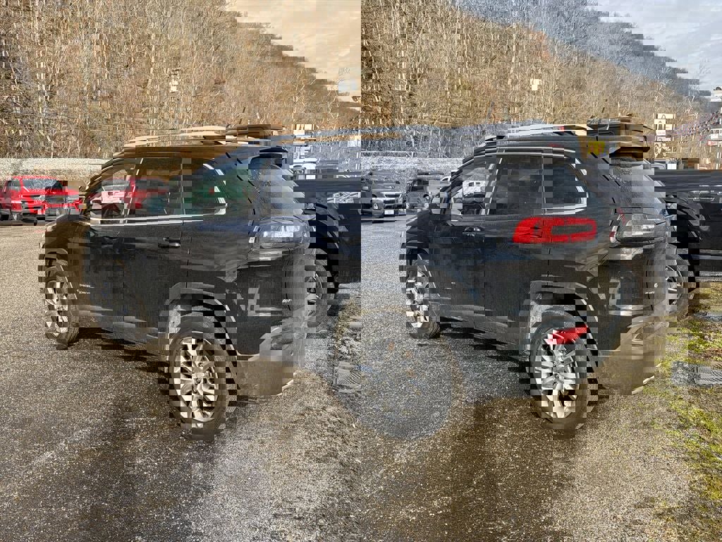 Used 2018 Jeep Cherokee Limited image 5