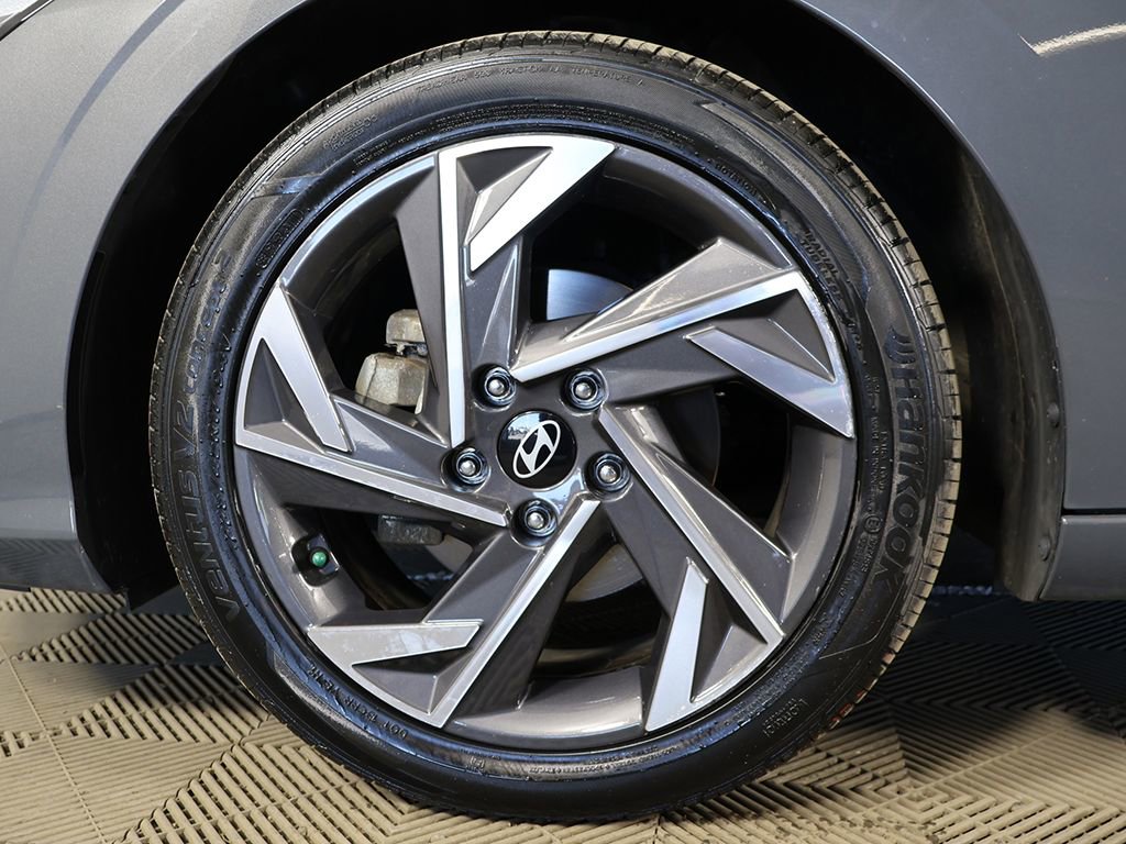 Certified 2024 Hyundai Elantra Limited FWD image 22