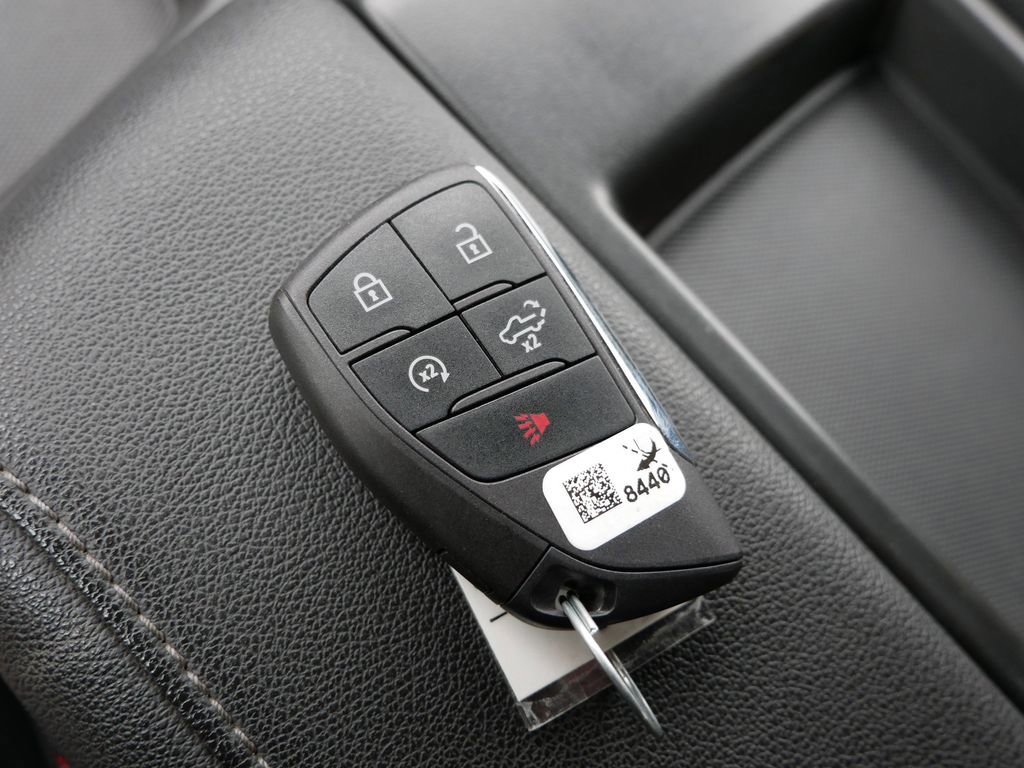 Used 2023 GMC Sierra 1500 SLE AWD/4WD image 32