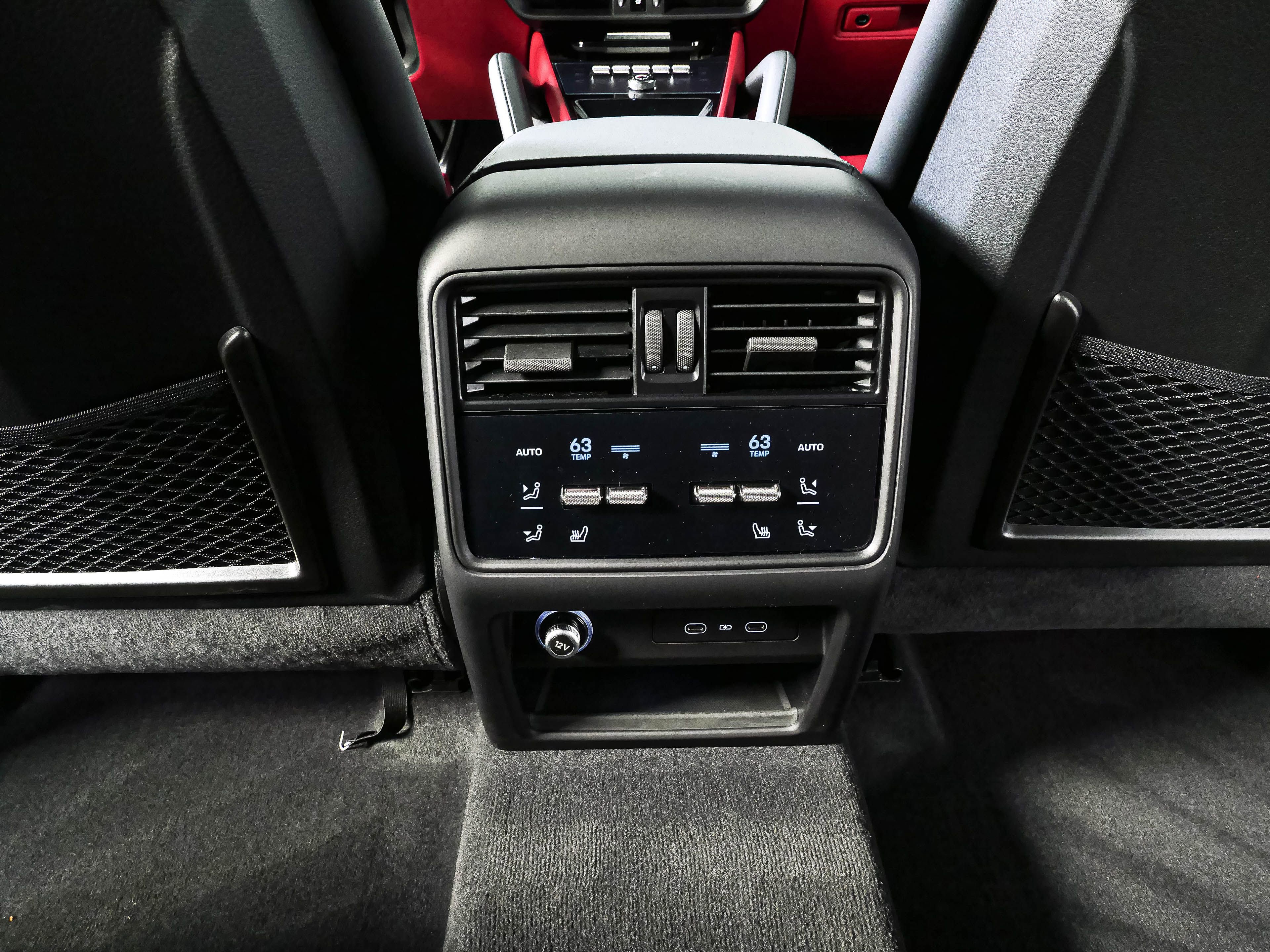 Certified 2026 Porsche Cayenne E-Hybrid Coupe AWD/4WD image 21