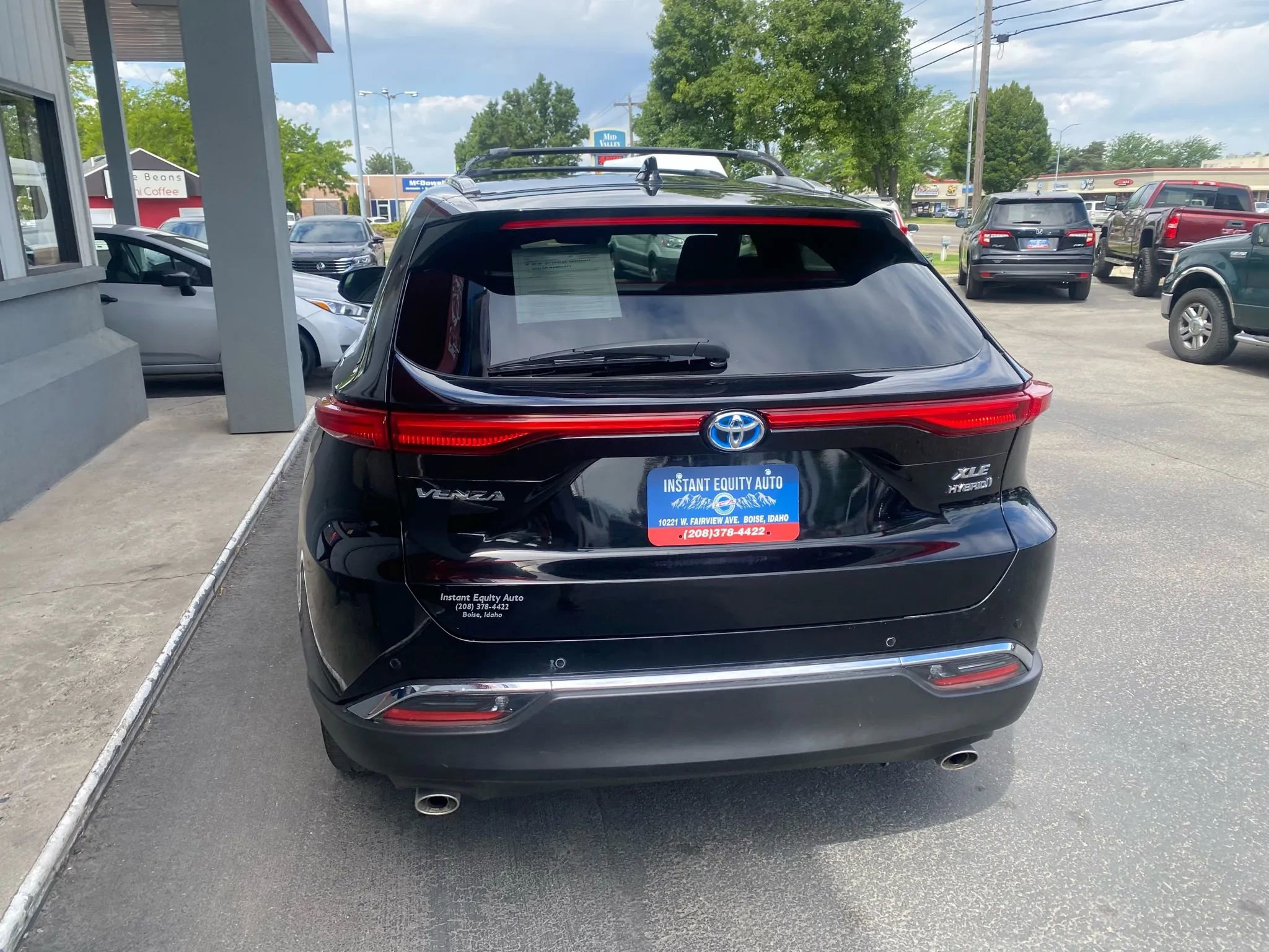 Used 2022 Toyota Venza XLE image 23